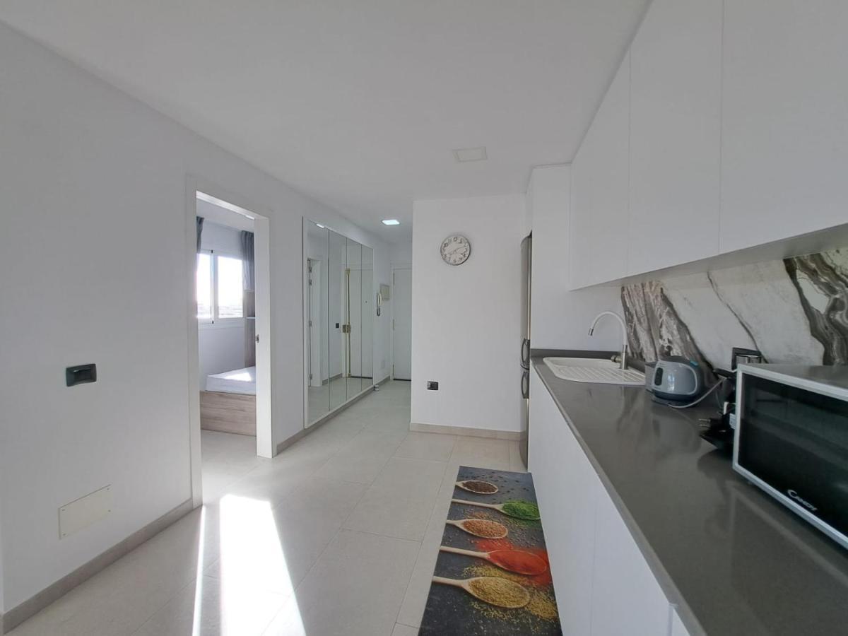 Newly Reformed 2 Bedroom Apartment In The Center Of Los Cristianos Los Cristianos  Exterior foto