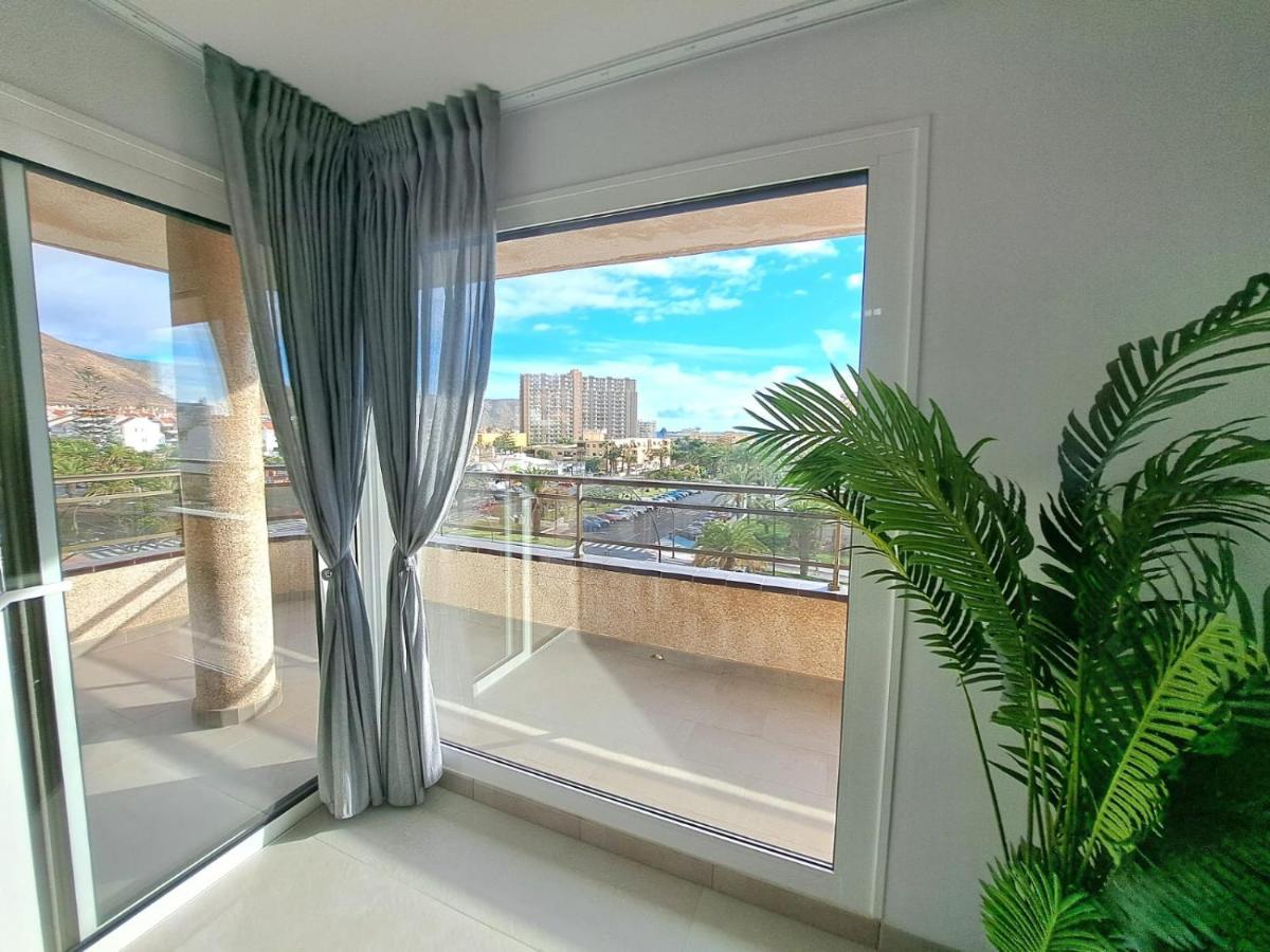 Newly Reformed 2 Bedroom Apartment In The Center Of Los Cristianos Los Cristianos  Exterior foto