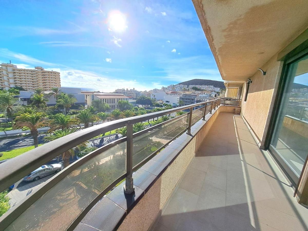 Newly Reformed 2 Bedroom Apartment In The Center Of Los Cristianos Los Cristianos  Exterior foto