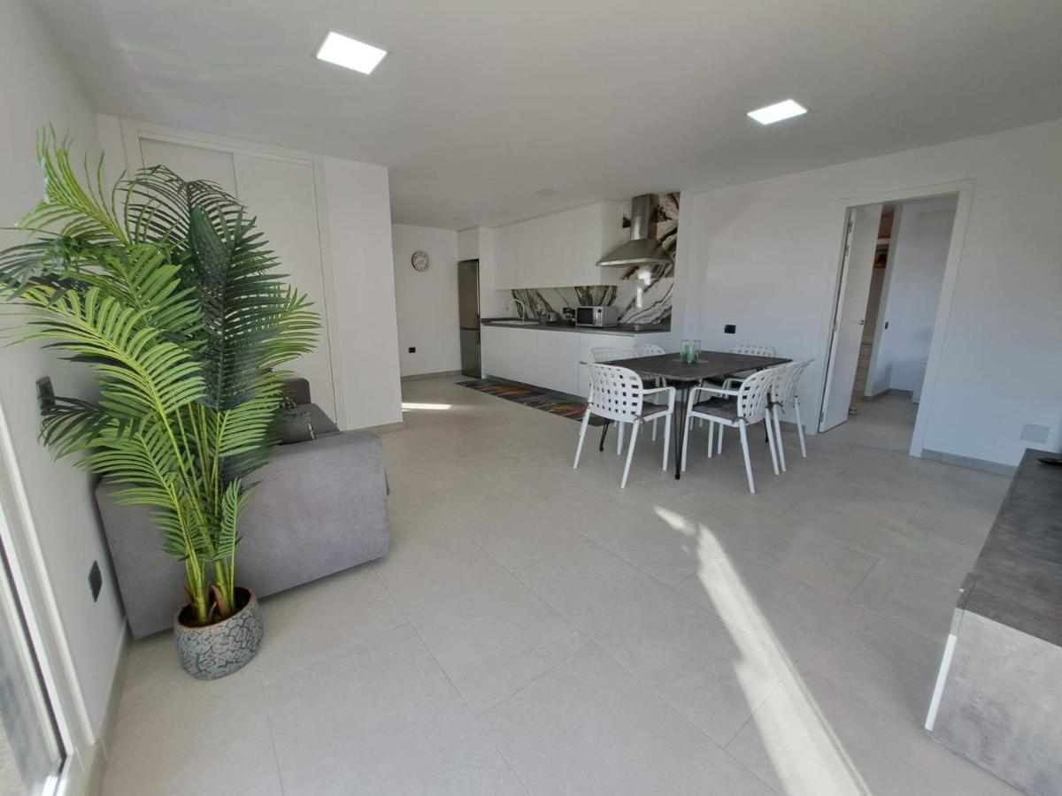 Newly Reformed 2 Bedroom Apartment In The Center Of Los Cristianos Los Cristianos  Exterior foto